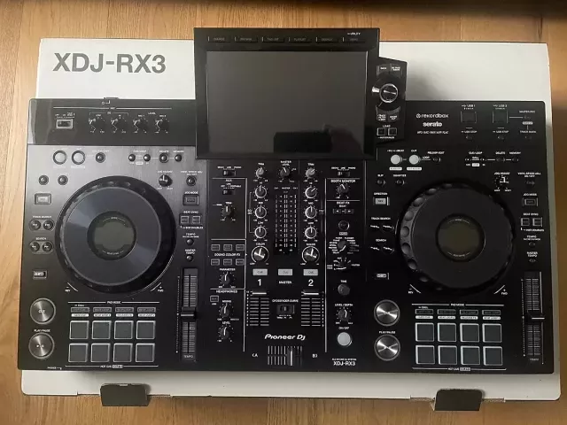 Pioneer DJ OPUS-QUAD , Pioneer DJ XDJ-RX3 , Pioneer XDJ-XZ , Pioneer DDJ-FLX10, Pioneer CDJ-3000, Pioneer DJM-A9 DJ Mixer