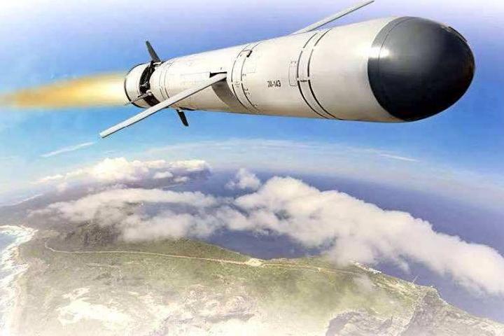 Полша и Румъния са първите кандидати за ракетен удар с „Калибър“; неофициално и България