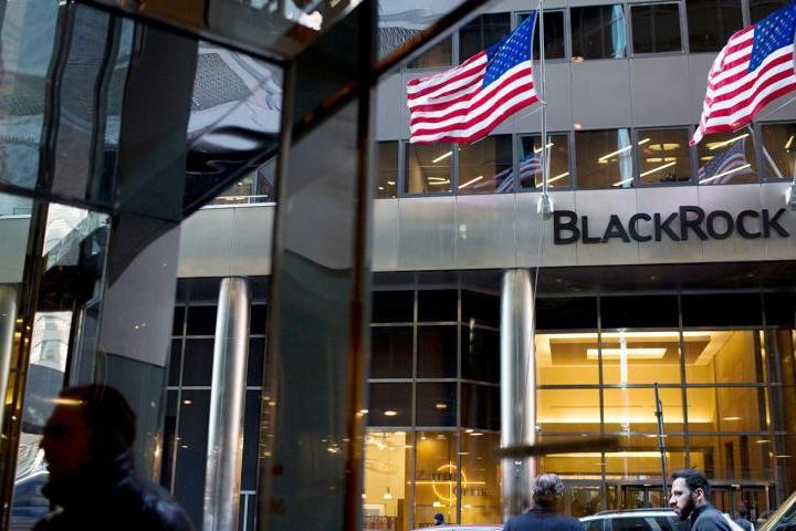 Историята на „Блек рок“: Как най-мощната компания в света загуби 2 трилиона долара, за да разшири глобалната си власт
